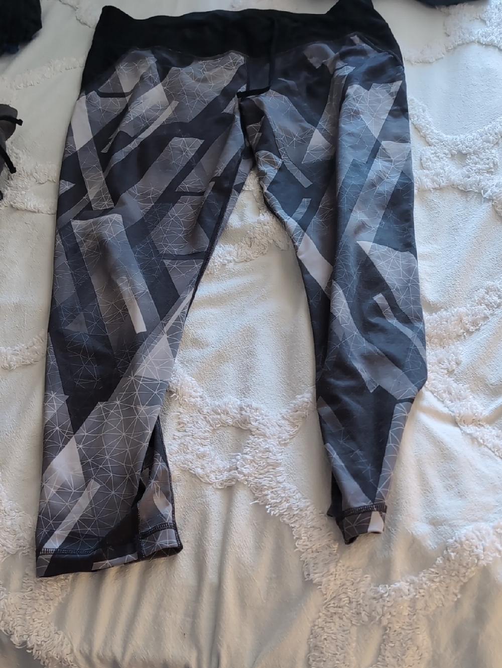 Geometric Gray & Black Active Leggings